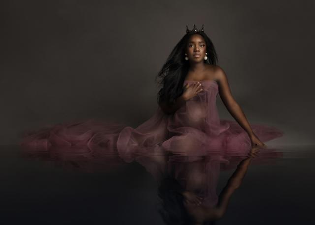 Göttinnenhaftes Schwangerschafts-Shooting in Zürich