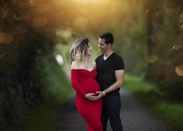 Outdoor schwangerschafts shooting in Zurich